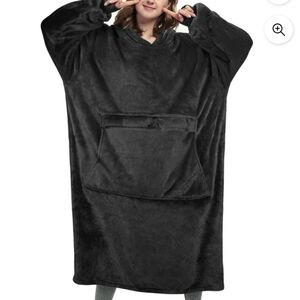 Catalonia Black Fleece Hoodie Blanket